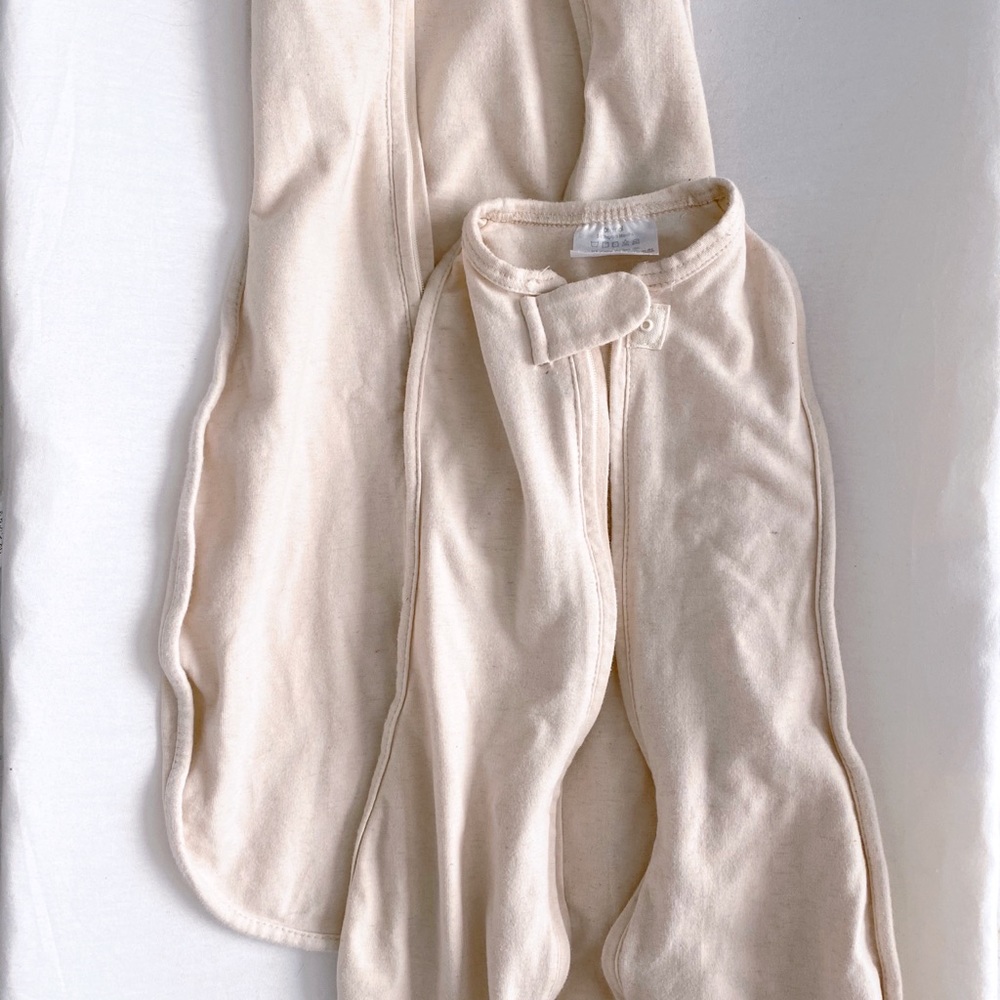 2 Woombie swaddle blankets 0-3 month creme color